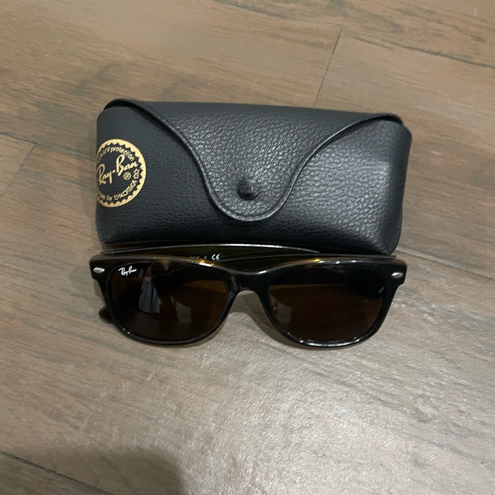 Men’s Ray-Ban Wayfarer Brown Sunglasses